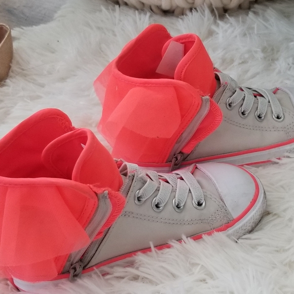 Toddler Converse/ excellent condition - Picture 2 of 3